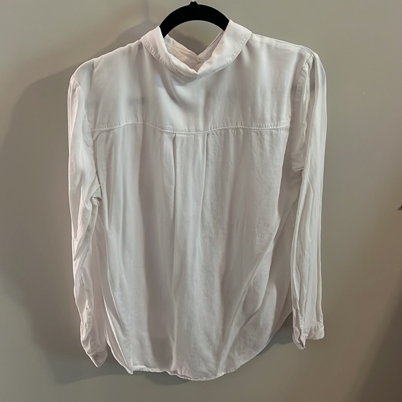 Cloth & Stone White Button Up Collared Long Sleeve with Pockets - Picture 2 of 3